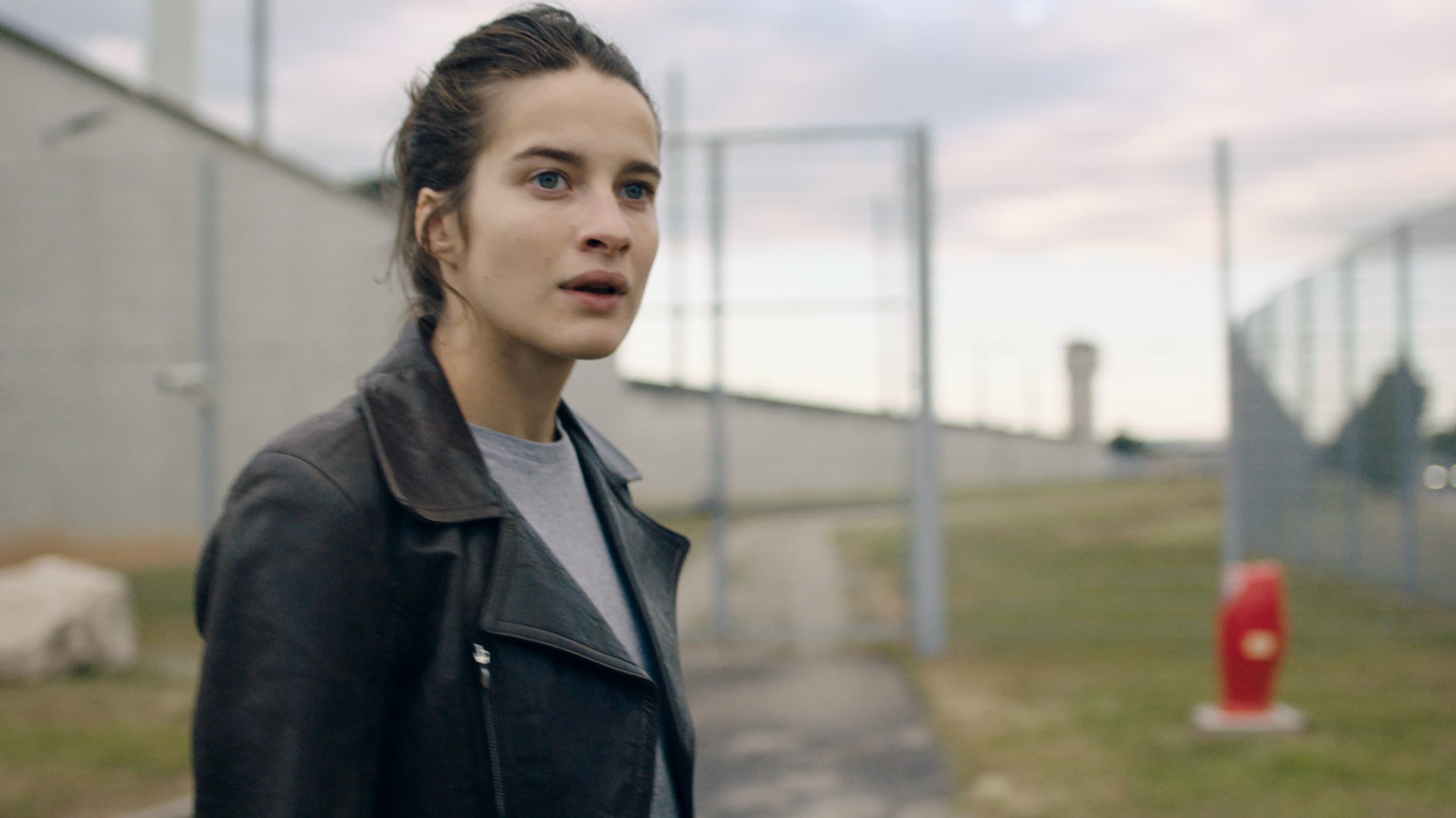 Backdrop of Grand Expectations