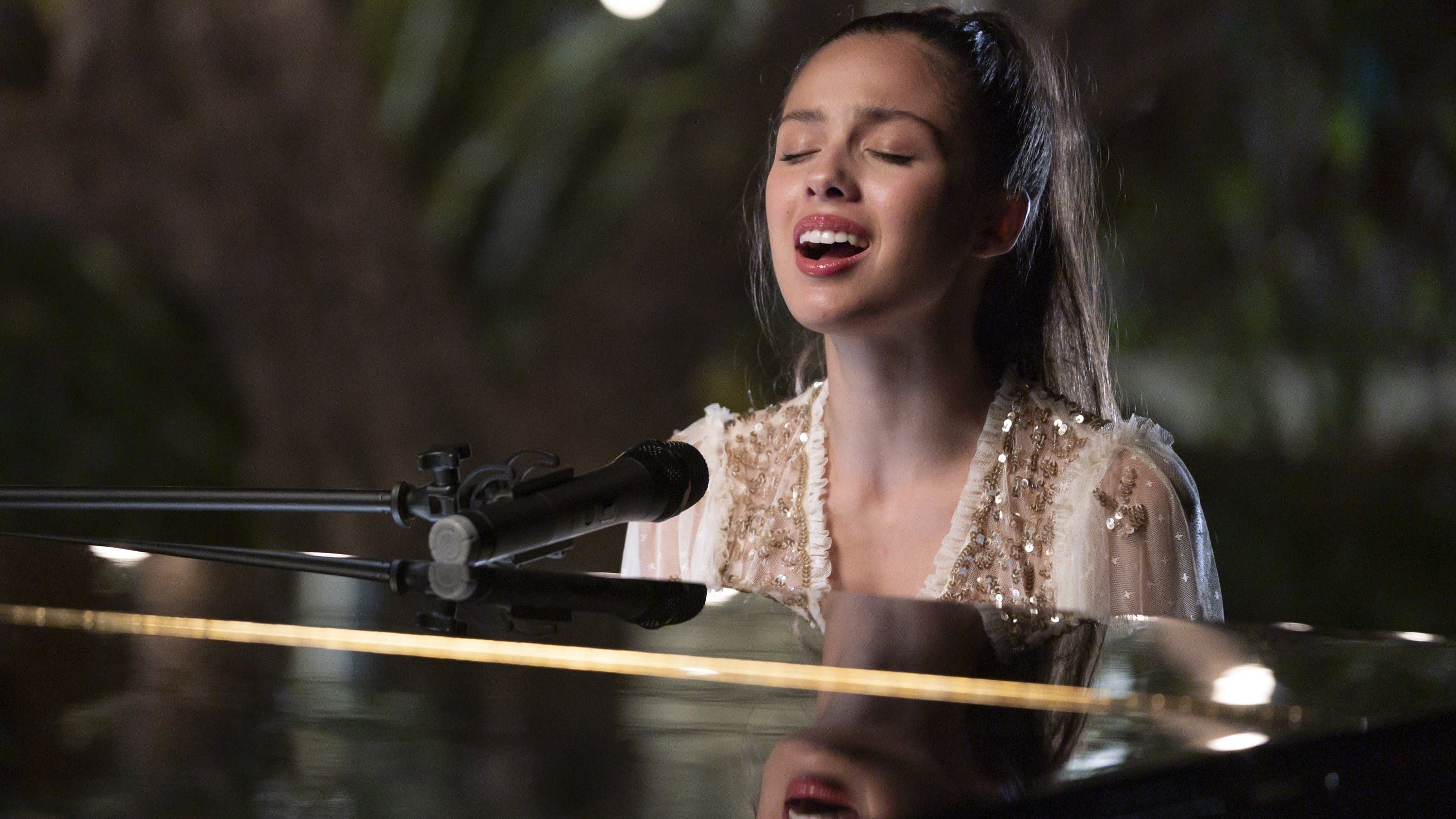 Backdrop of High School Musical: The Musical: The Holiday Special