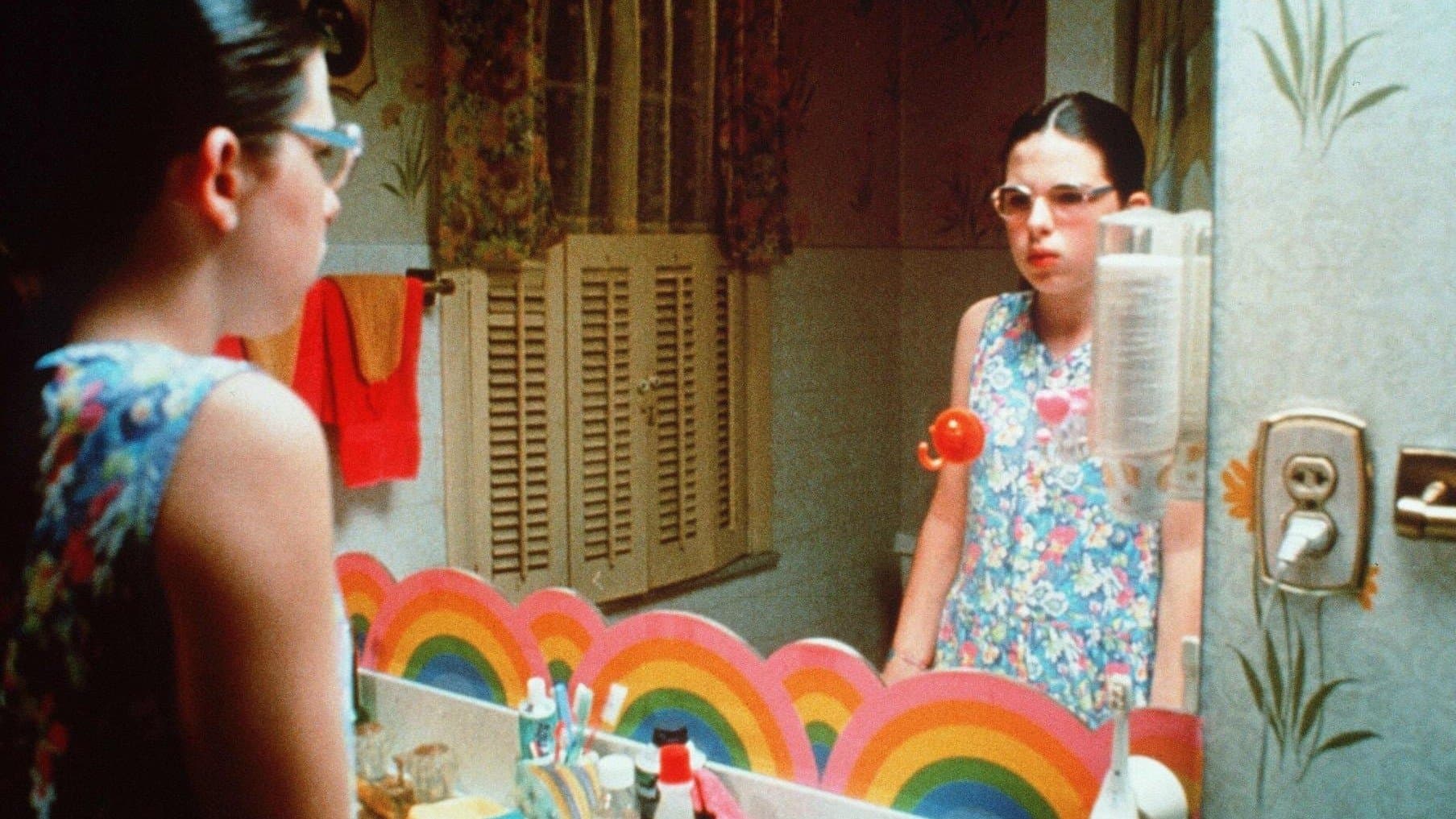 Backdrop of Welcome to the Dollhouse