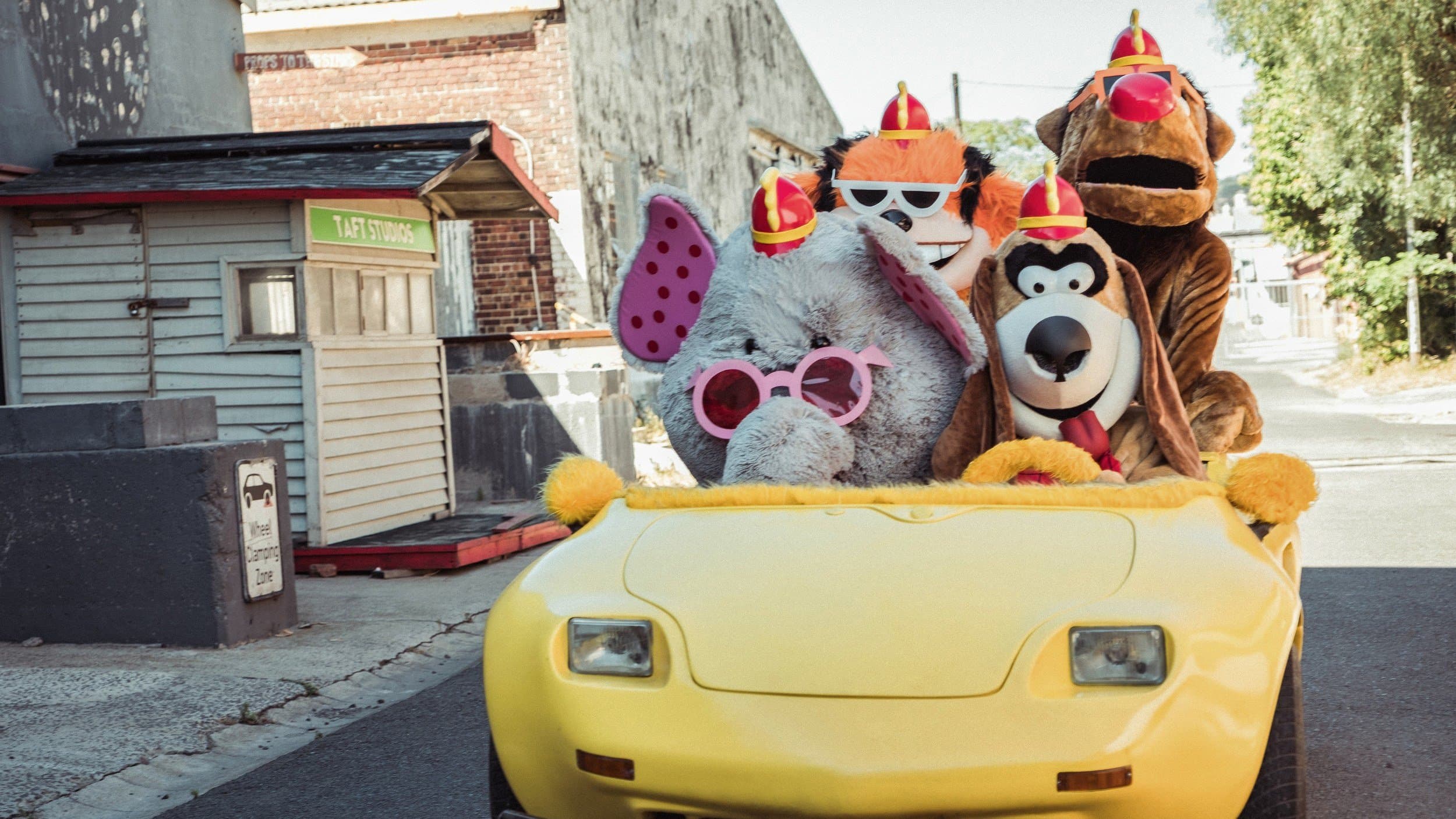 Backdrop of The Banana Splits Movie