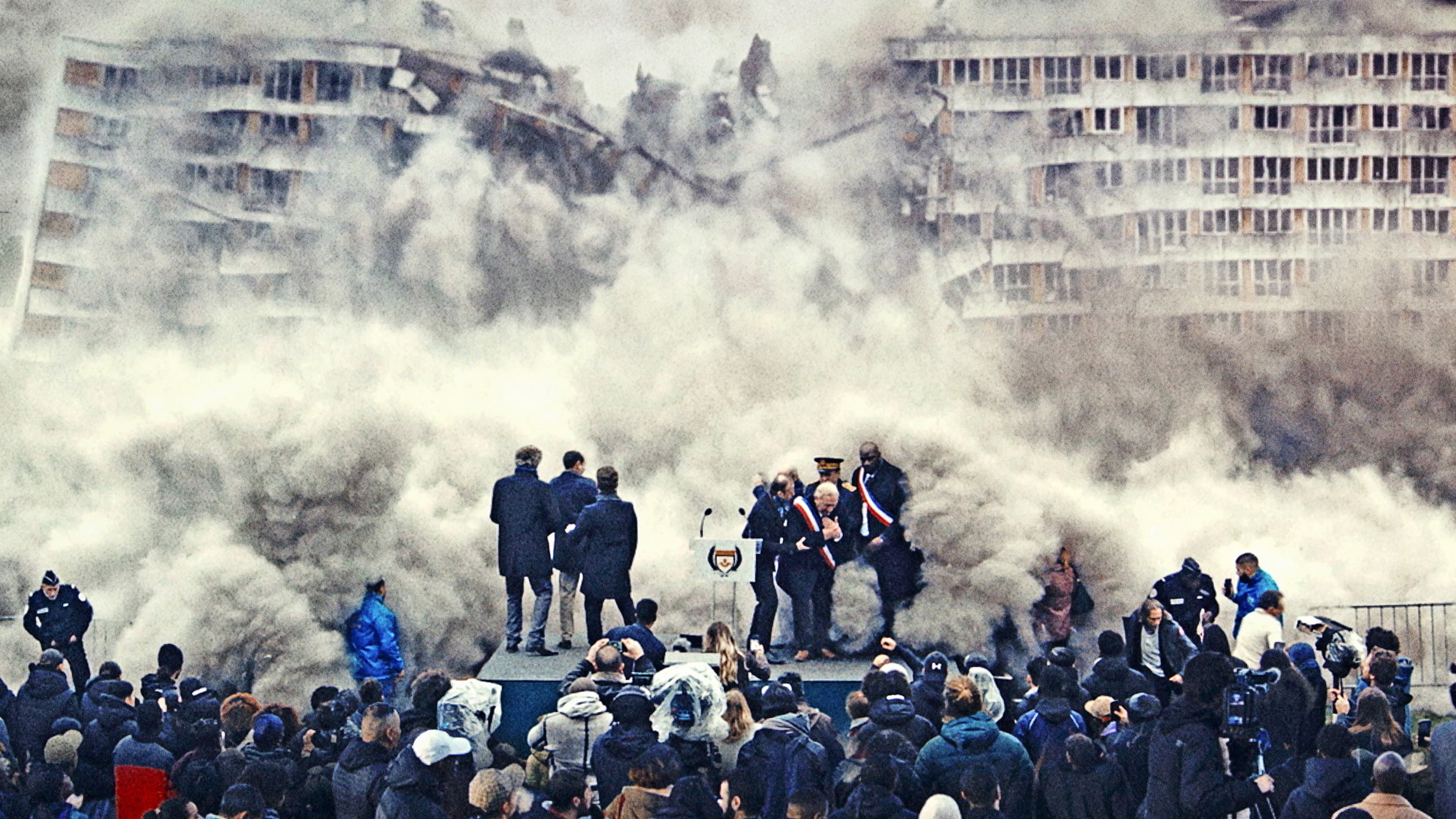 Backdrop of Les Indésirables