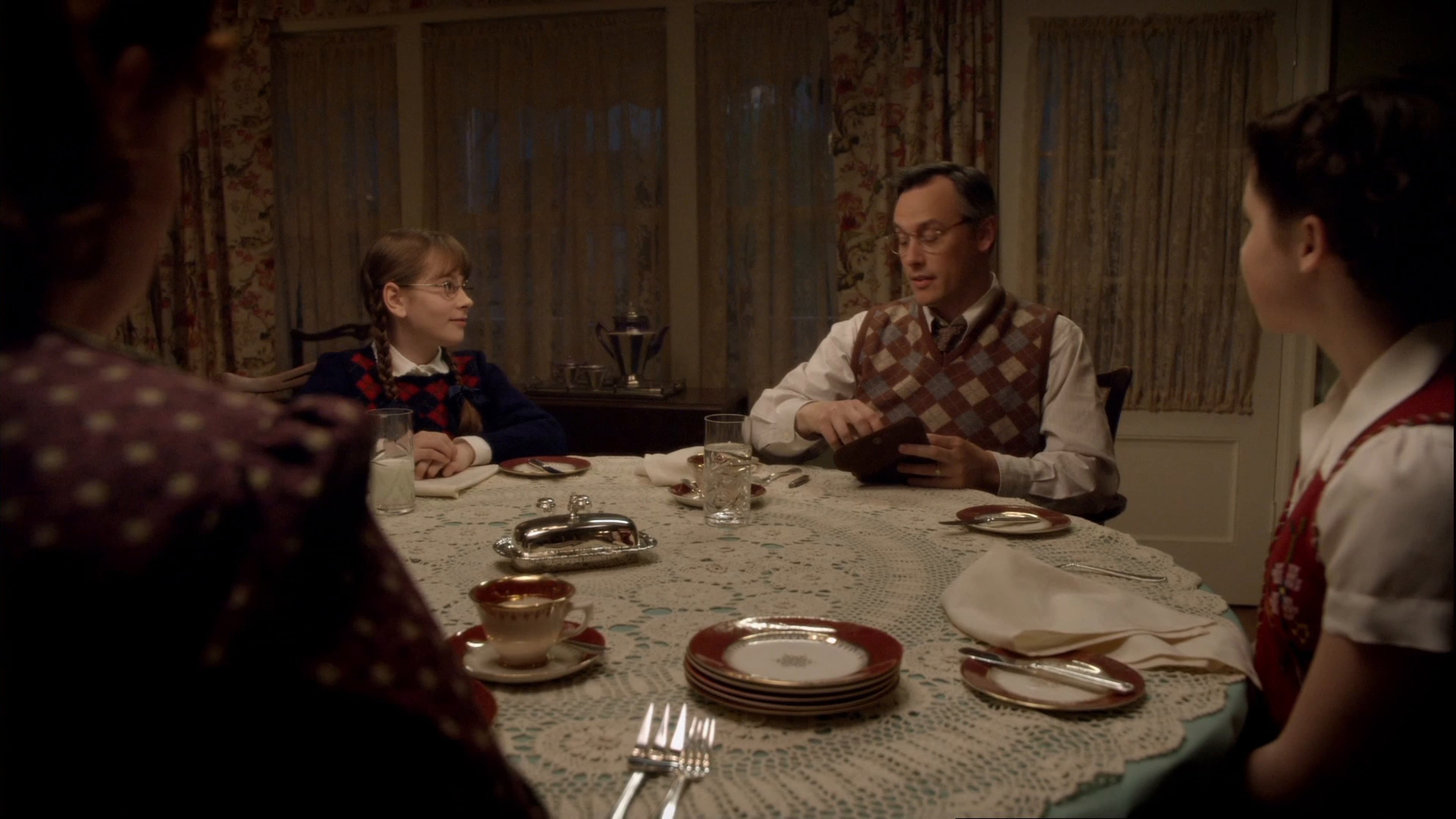 Backdrop of Molly: An American Girl on the Home Front