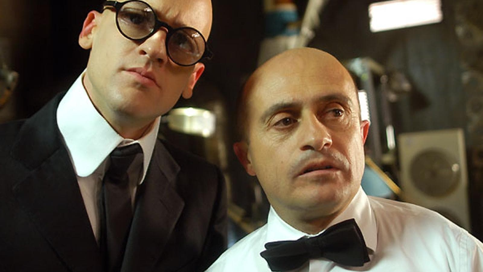 Backdrop of Mortadelo & Filemon: Mission: Save the Planet