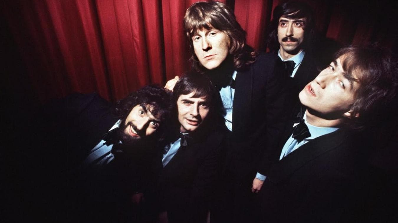 Backdrop of Les Charlots - Saga